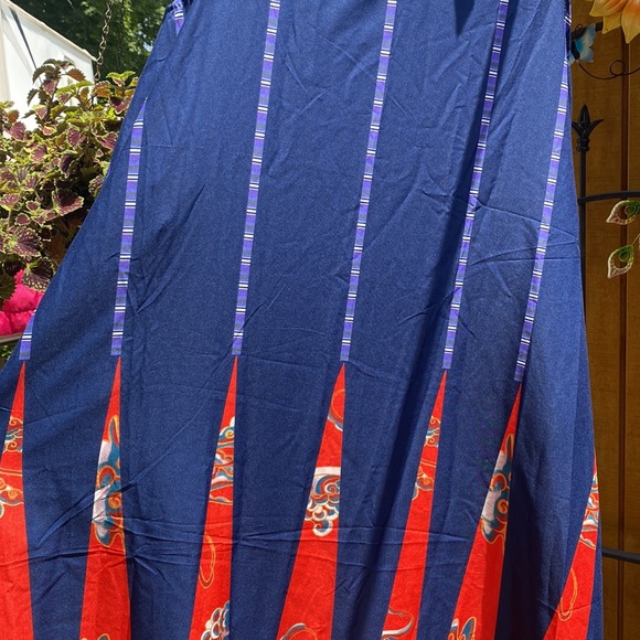 🐉 Asian-inspired Dragon-Print Silky Maxi Dress - Picture 8 of 11